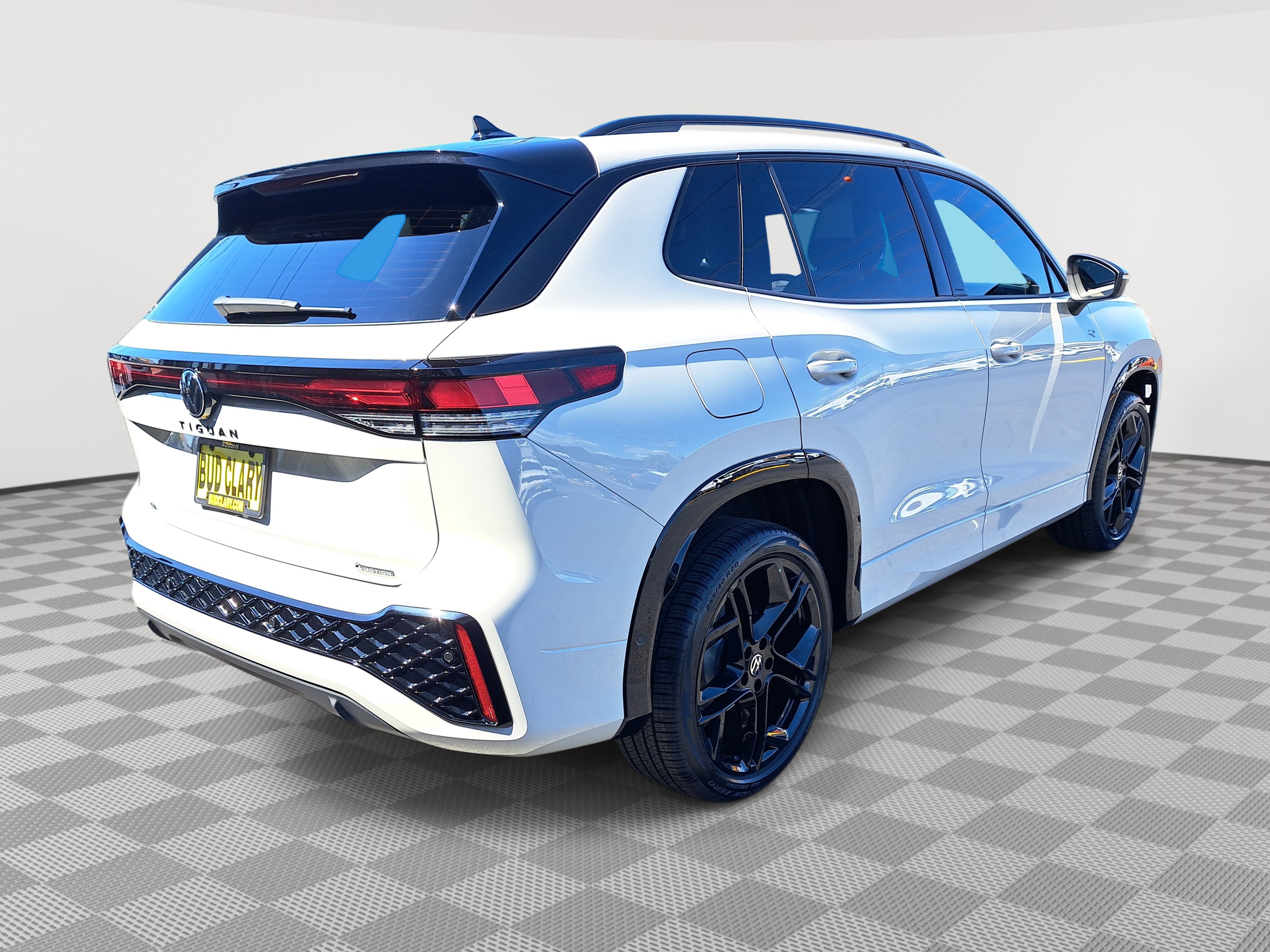2025 Volkswagen Tiguan SE R-Line Black photo 2