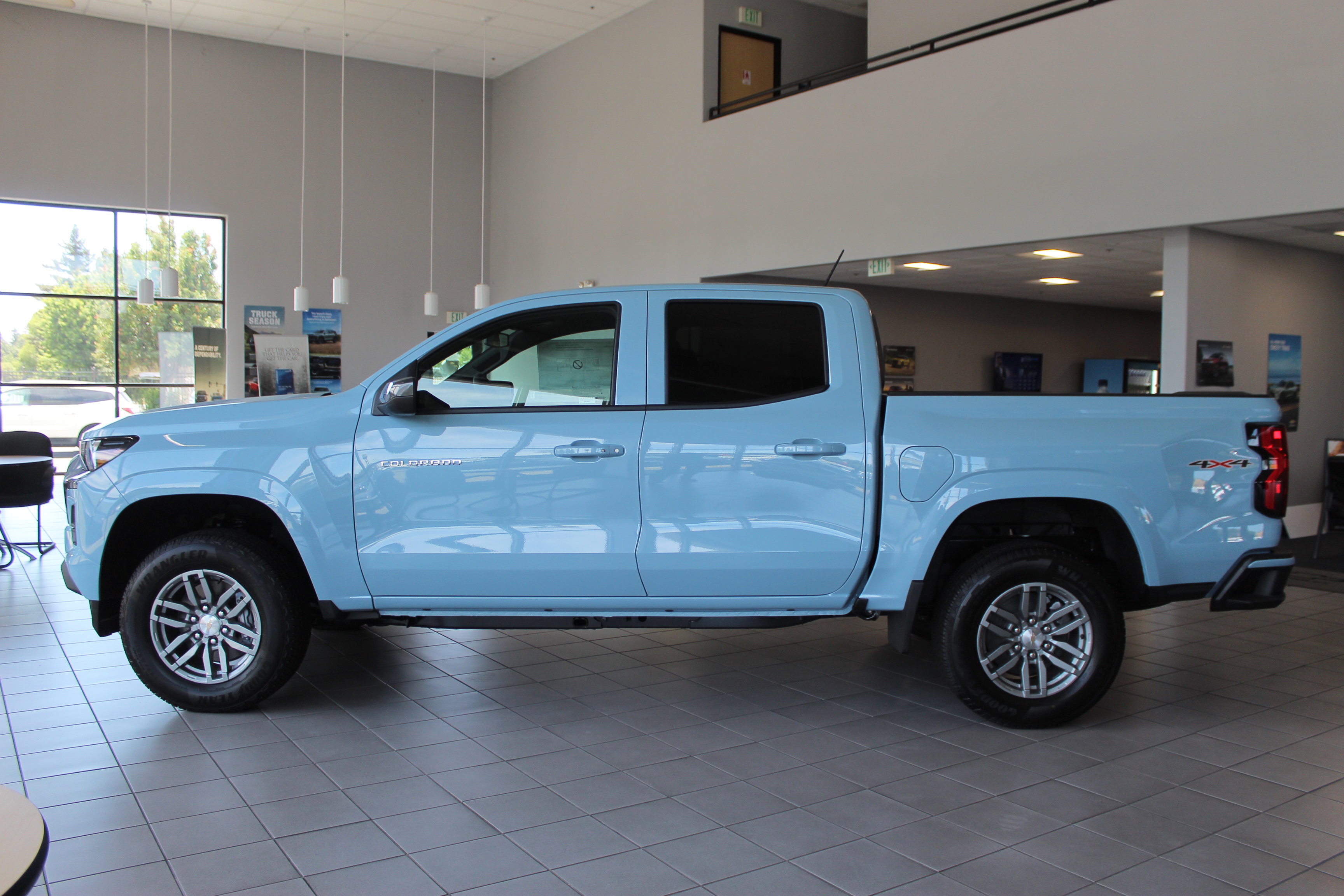 2025 Chevrolet Colorado Work Truck LT photo 5
