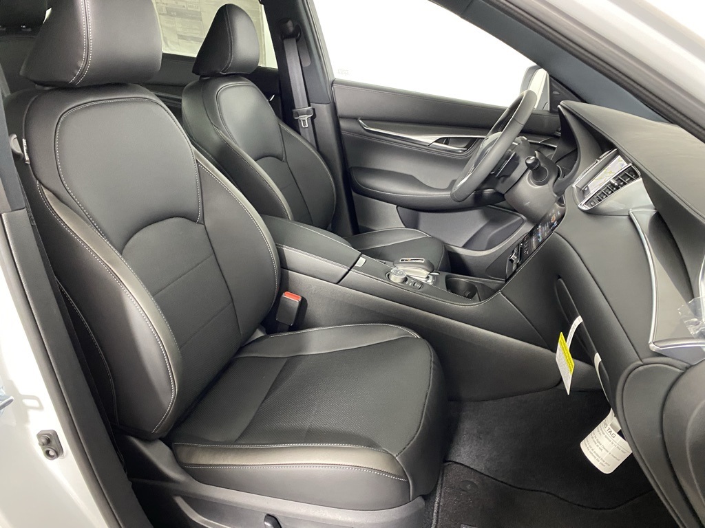 2025 Infiniti QX55 Essential photo 32