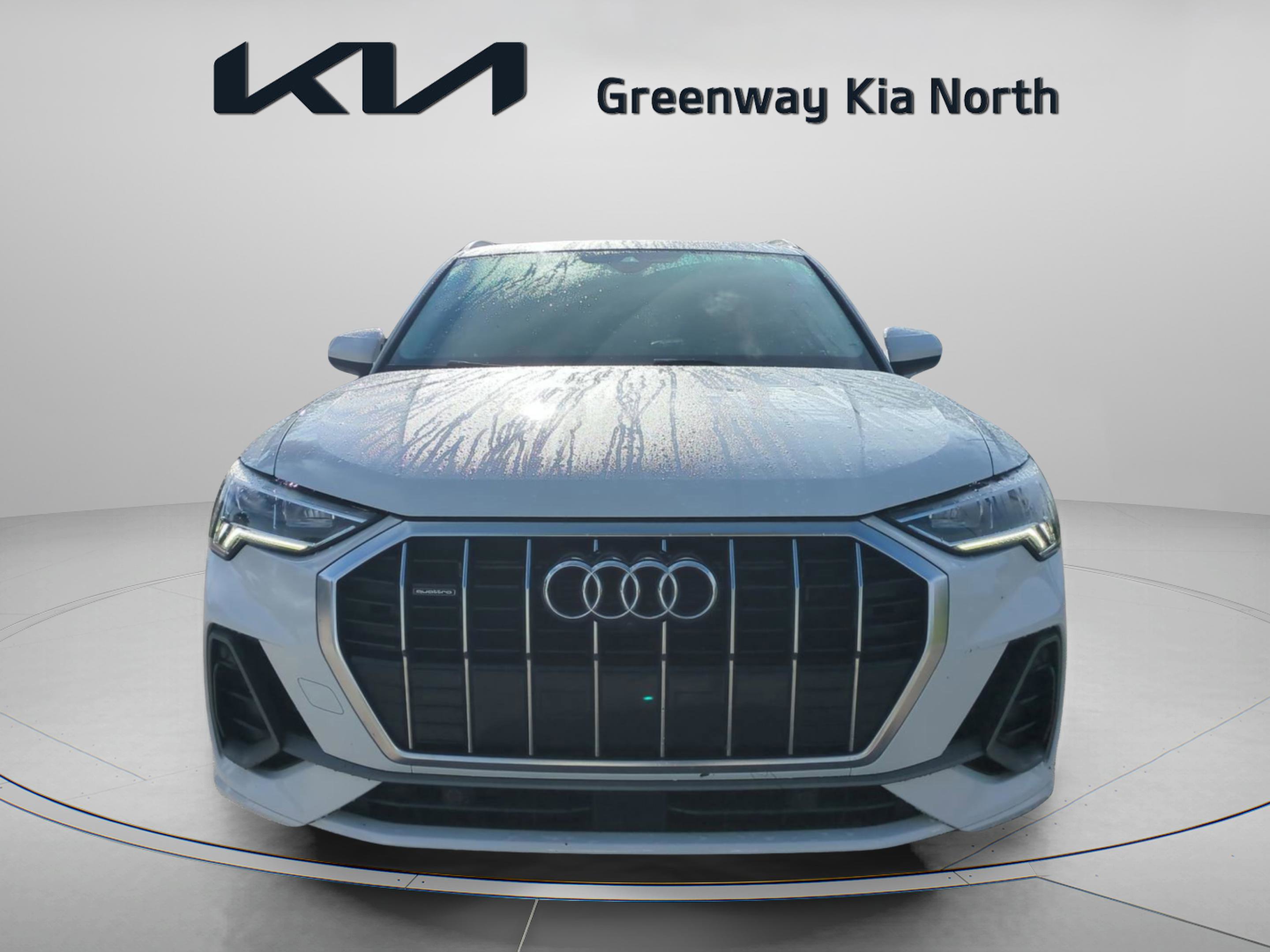 2022 Audi Q3 S line Premium Plus photo 2