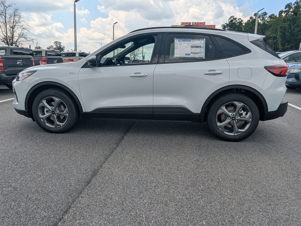 2025 Ford Escape ST-Line photo 3
