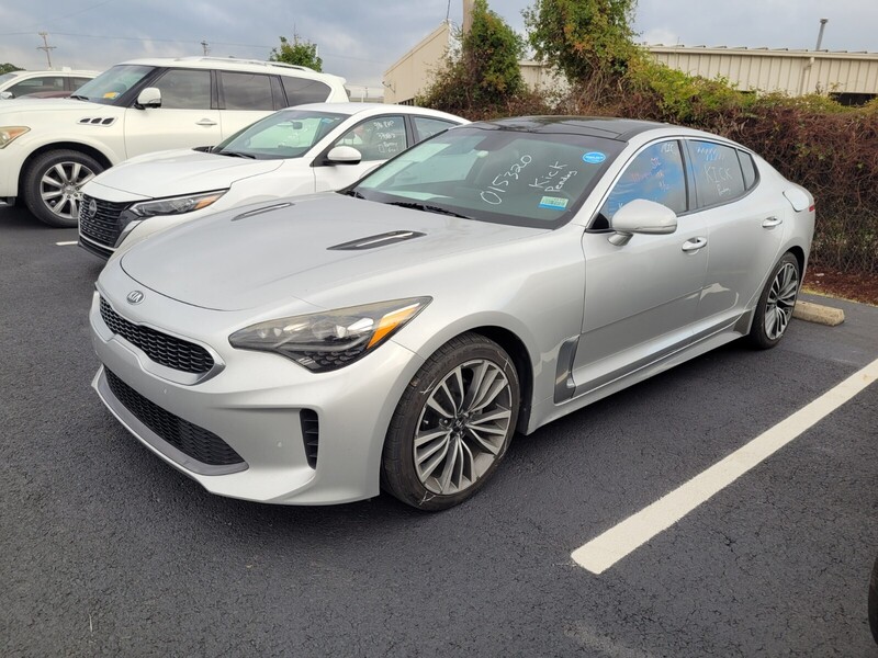 2018 Kia Stinger Premium photo 3