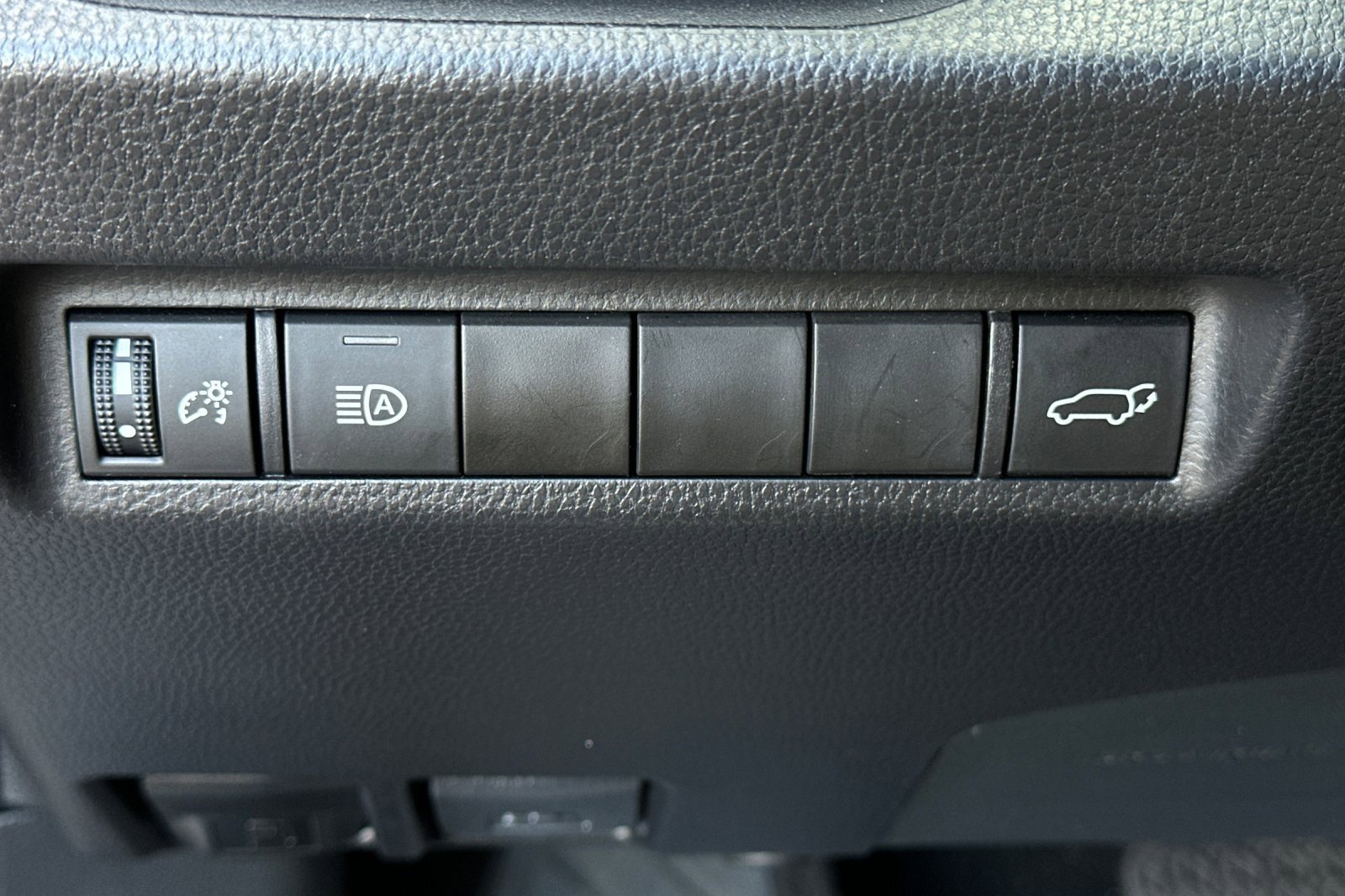 2022 Toyota RAV4 XLE photo 32