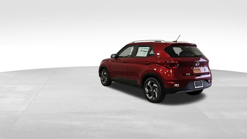 2025 Hyundai Venue SEL photo 3