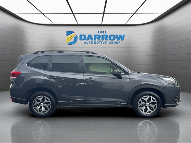 2023 Subaru Forester Premium photo 6