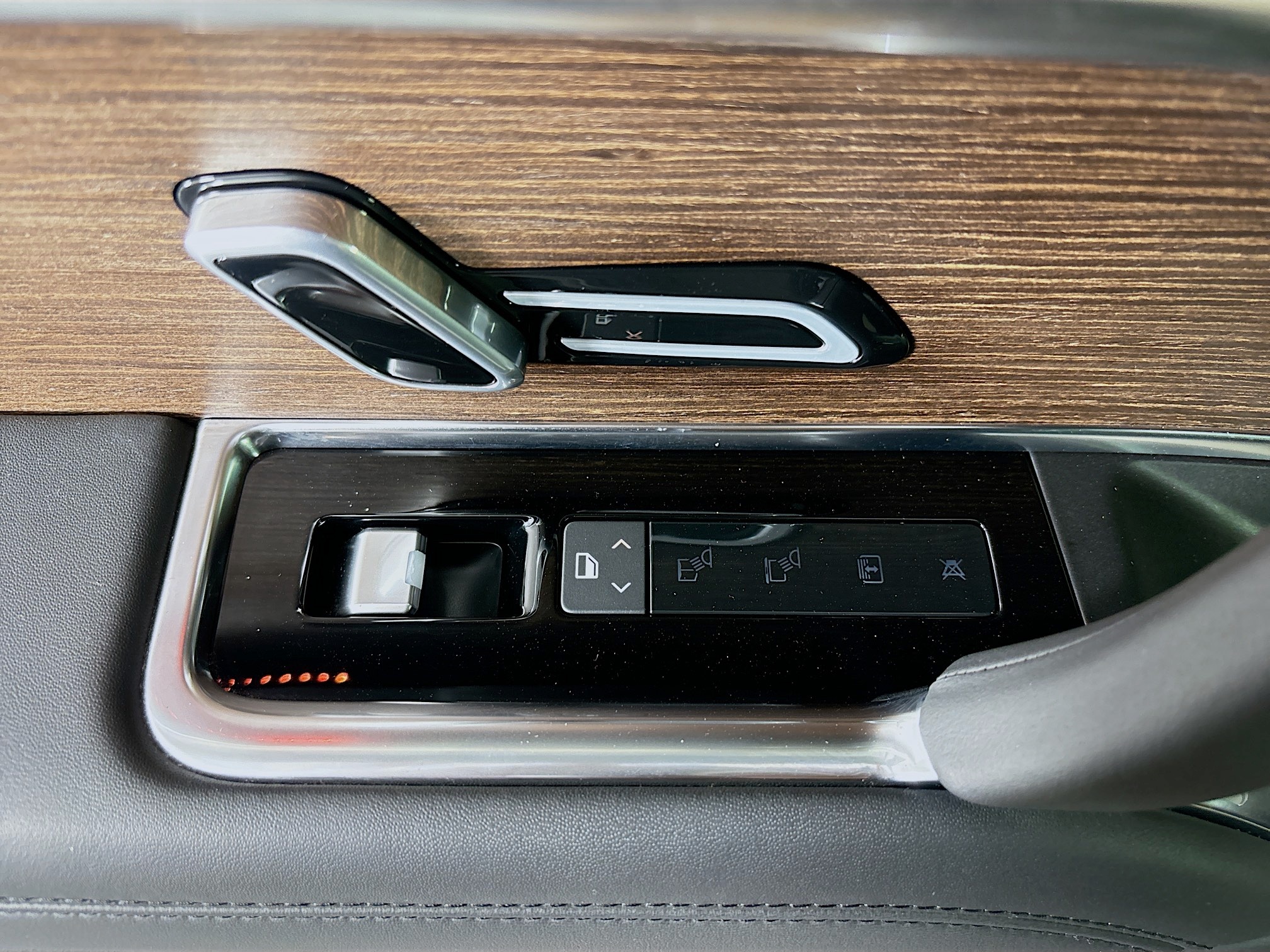 2023 Land Rover Range Rover SE photo 27
