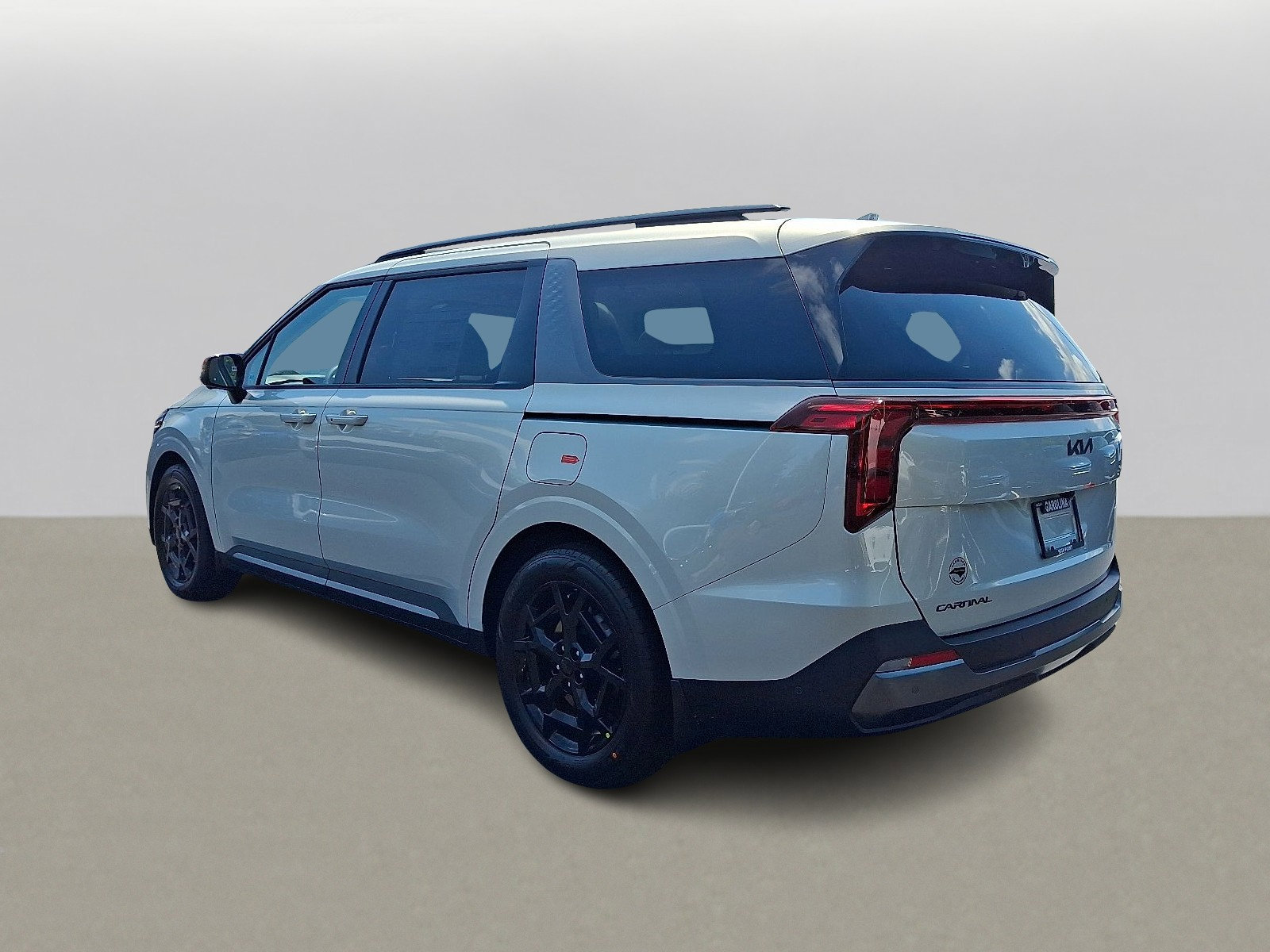 2026 Kia Carnival SX photo 2