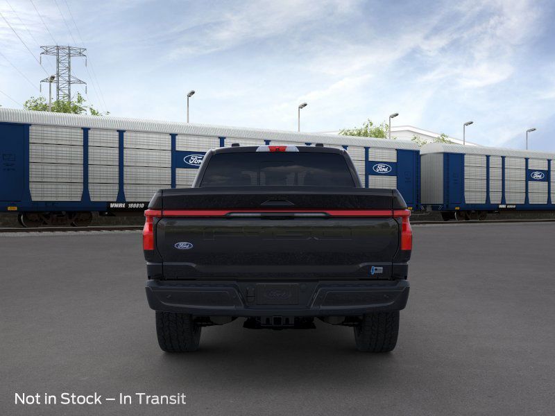 2025 Ford F-150 Lightning Lariat photo 5