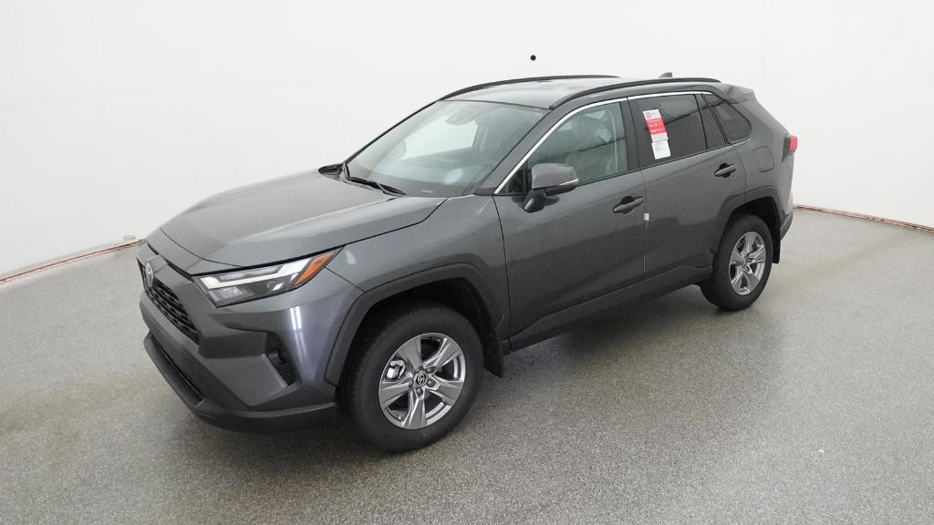 2025 Toyota RAV4 XLE's photo