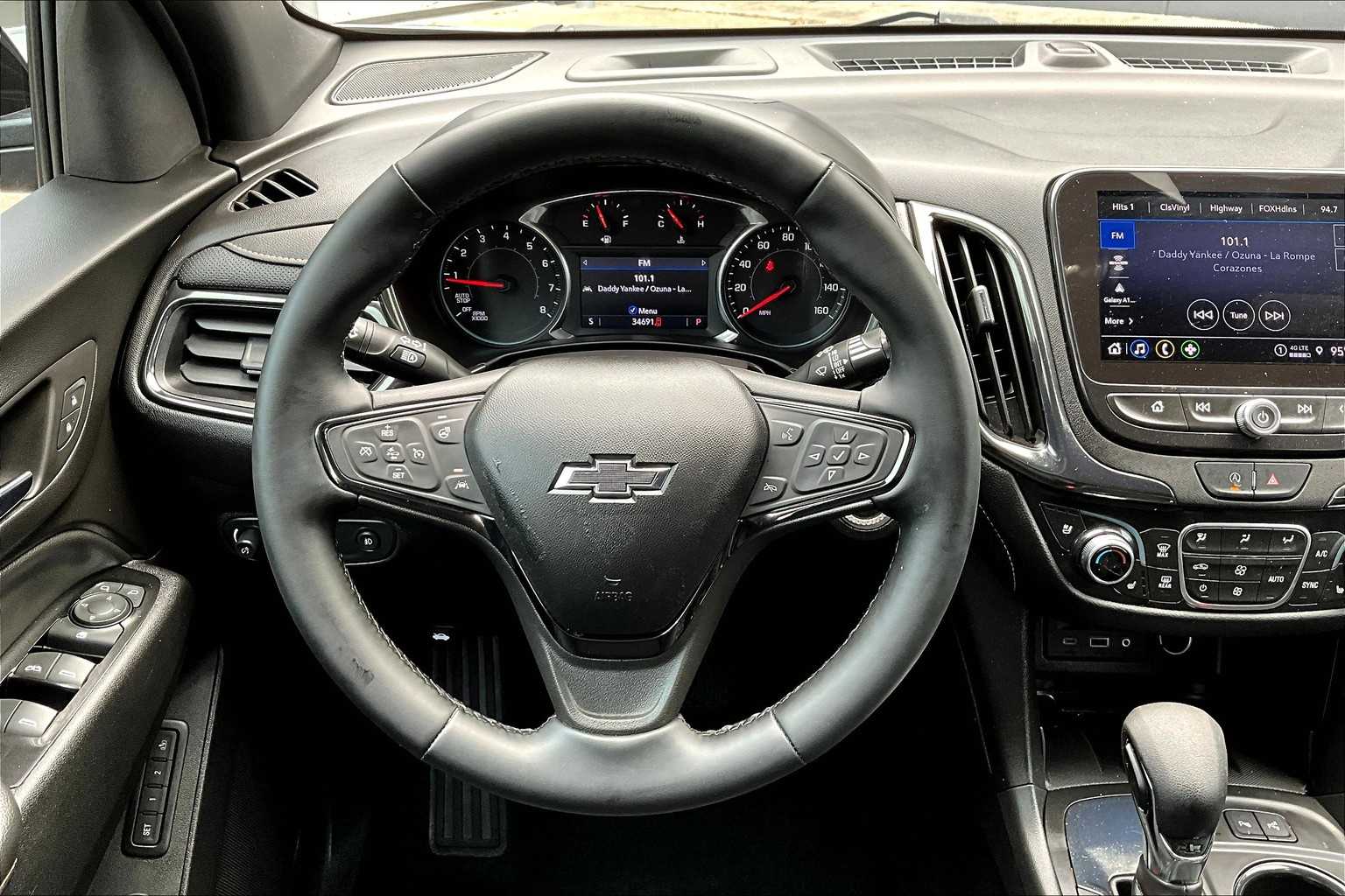 2023 Chevrolet Equinox Premier photo 2