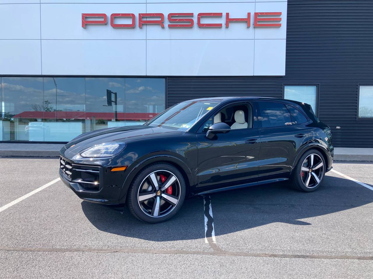 2025 Porsche Cayenne GTS