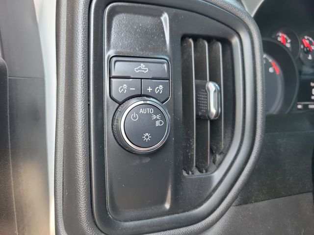 2020 Chevrolet Silverado 1500 Custom photo 13
