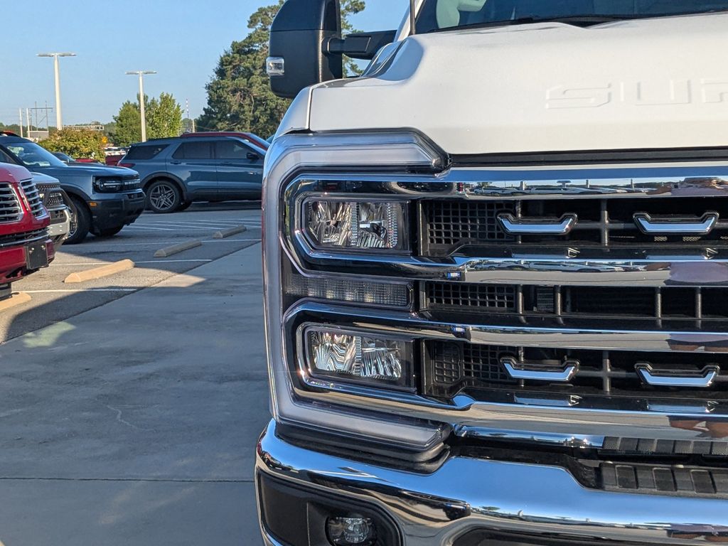 2025 Ford F-250 Lariat photo 9