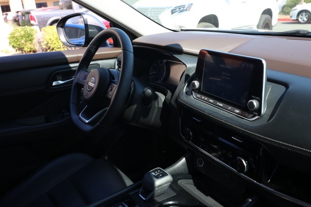 2023 Nissan Rogue SL photo 16