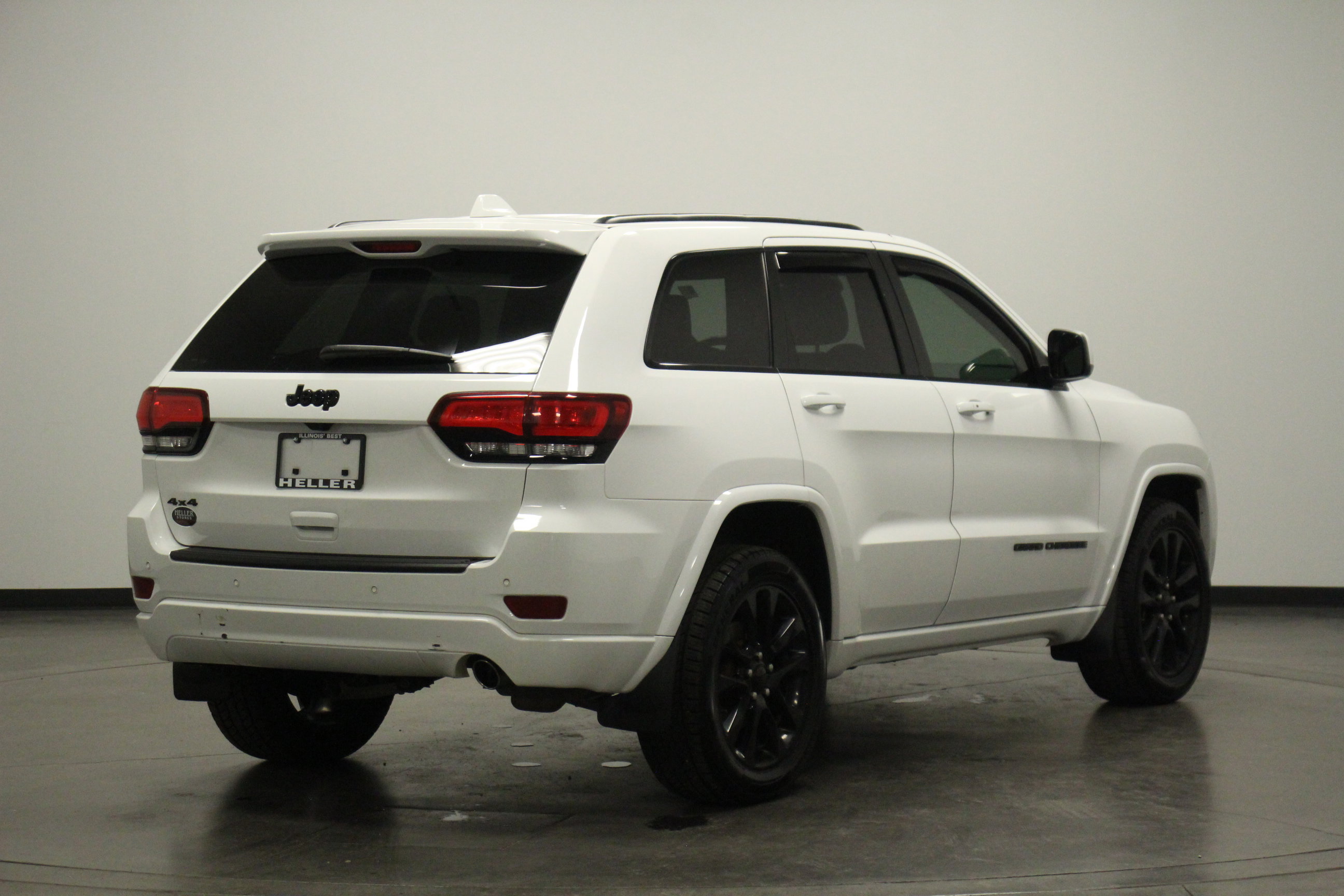2020 Jeep Grand Cherokee Altitude photo 3