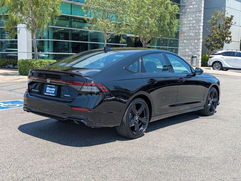 2025 Honda Accord Hybrid Sport-L photo 4