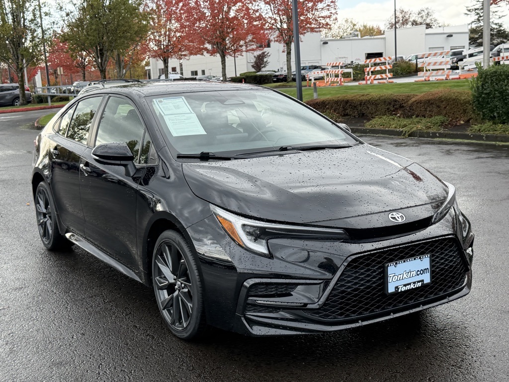 2024 Toyota Corolla SE's photo