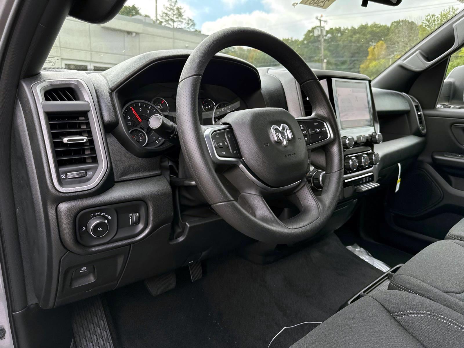 2025 Ram 1500 Tradesman photo 11