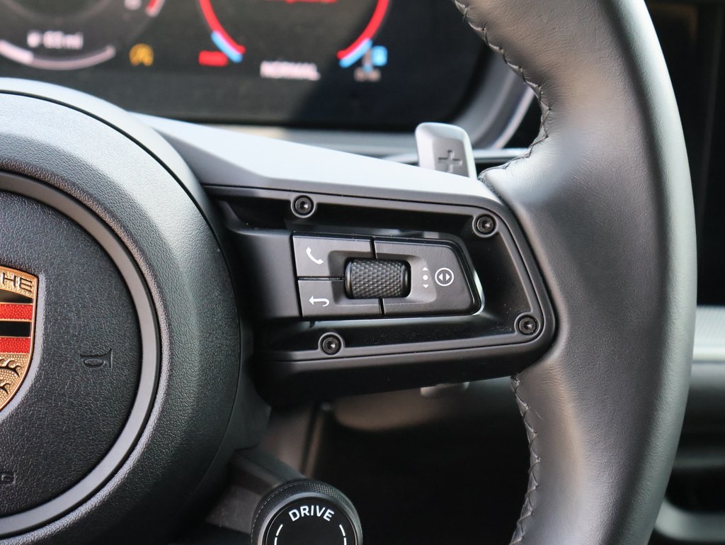 2024 Porsche Cayenne S photo 27