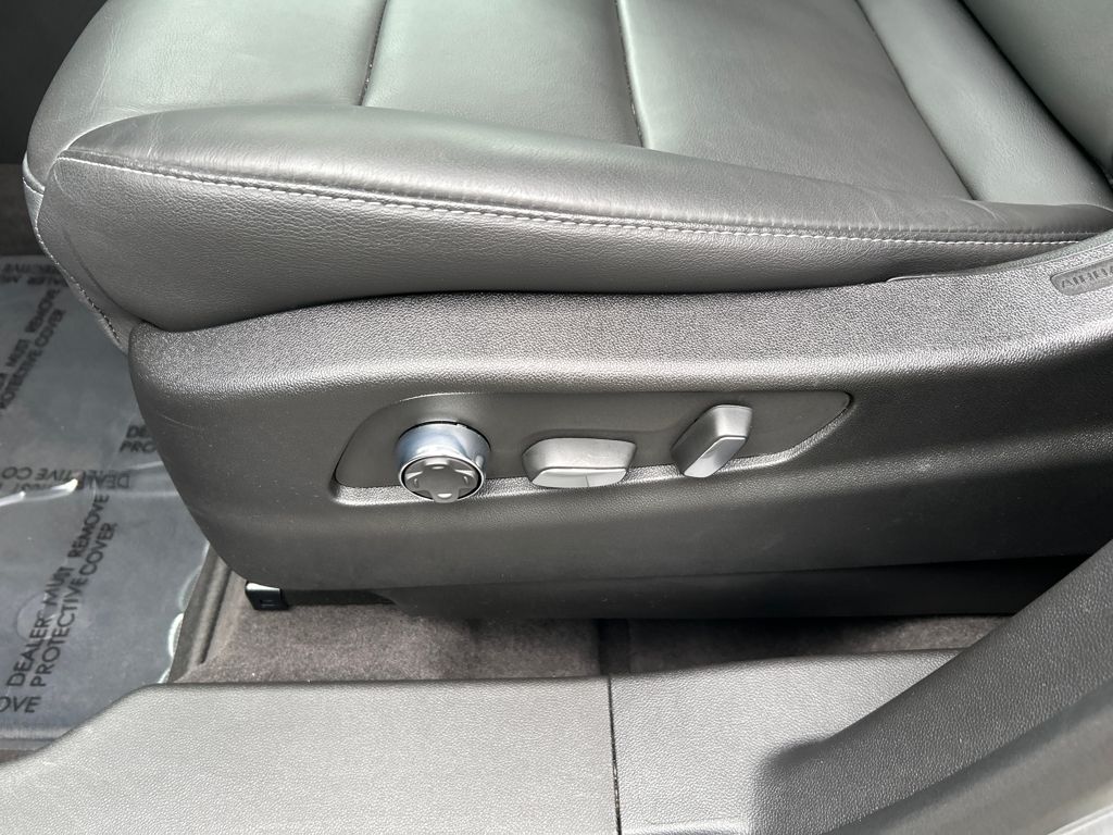 2025 Cadillac XT4 Premium Luxury photo 12