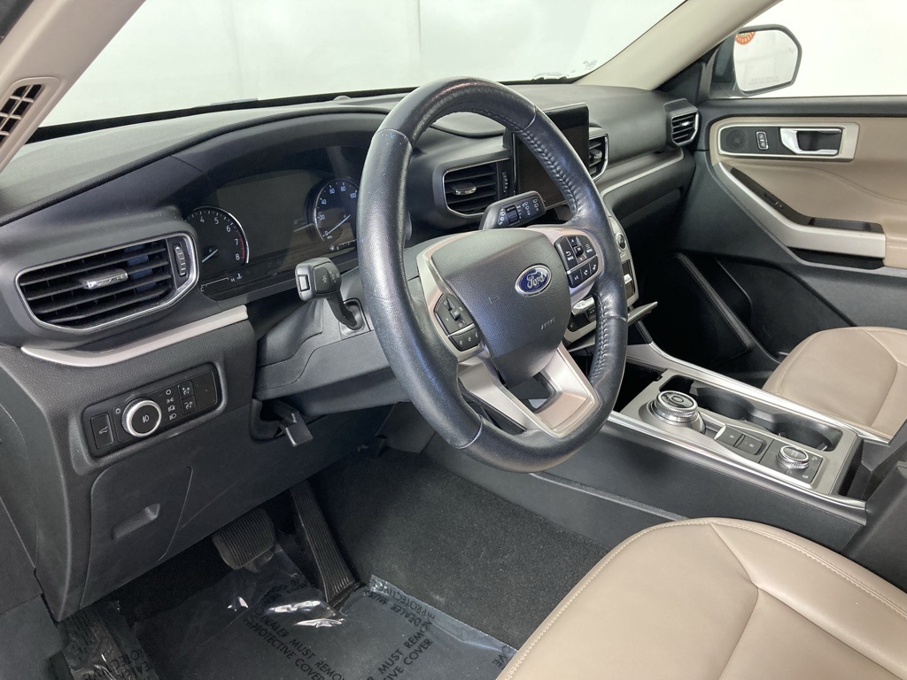 2023 Ford Explorer XLT photo 11