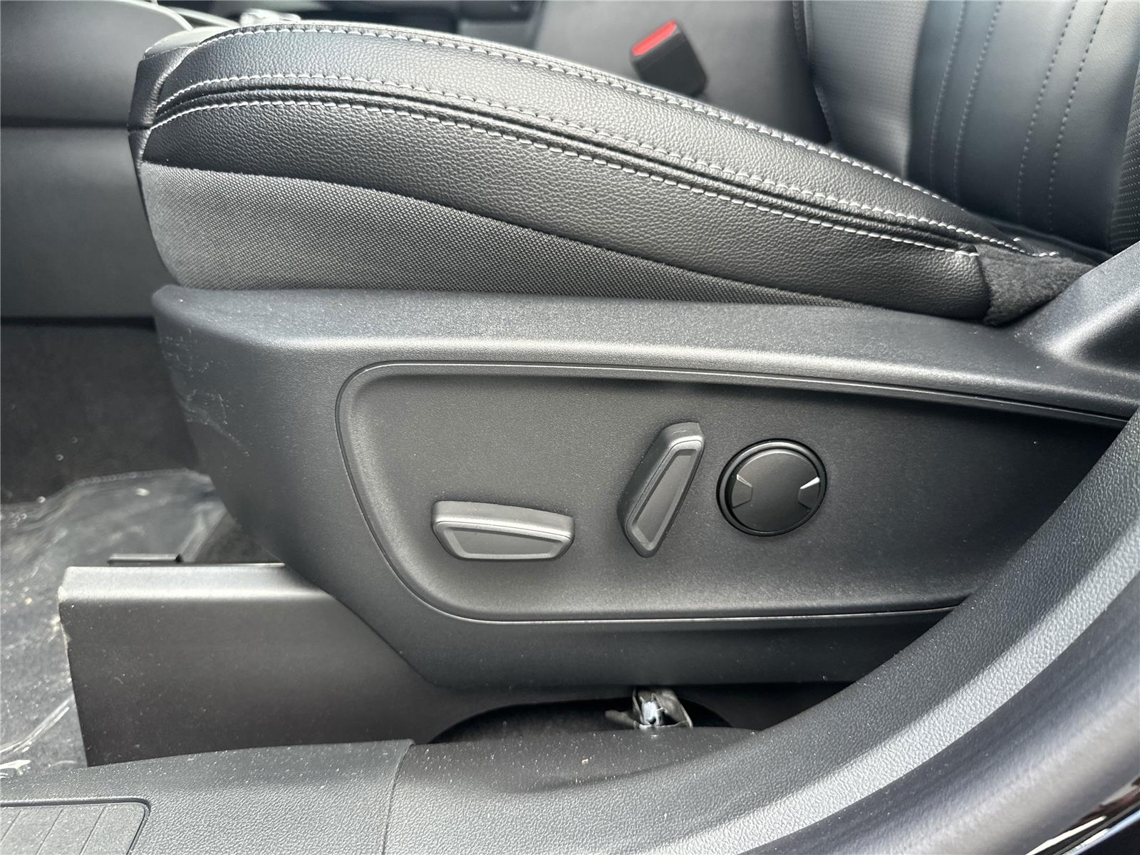 2025 Ford Escape Plug-In Hybrid photo 19