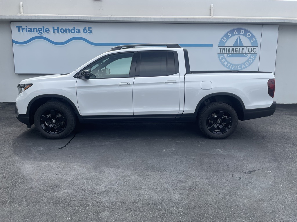 2025 Honda Ridgeline Black Edition photo 2