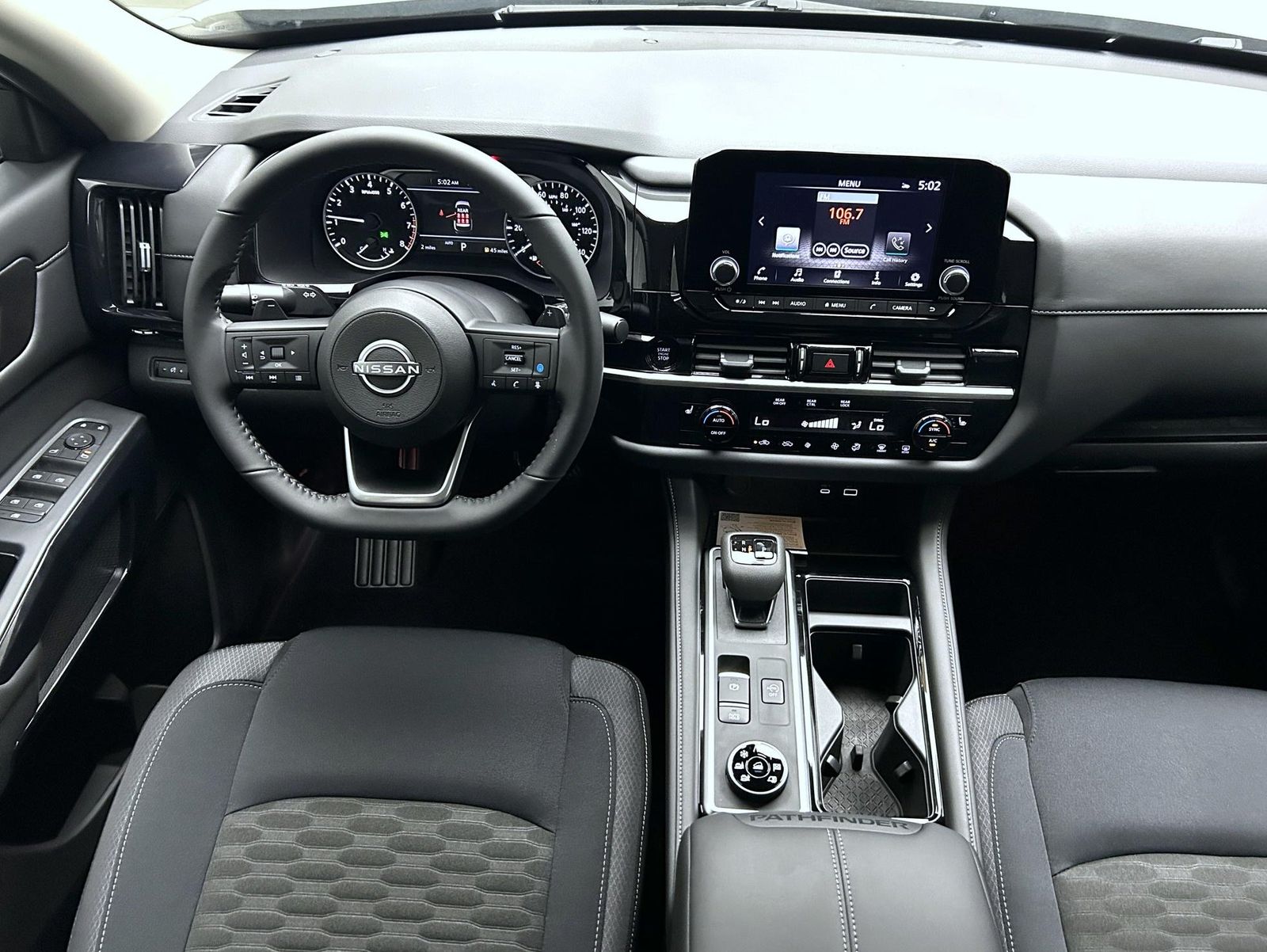2025 Nissan Pathfinder SV photo 13