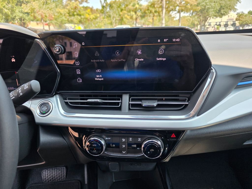 2025 Chevrolet Trax LT photo 11