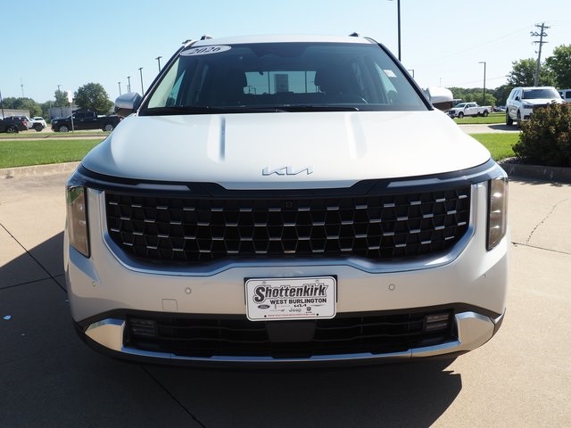 2026 Kia Carnival SX photo 2