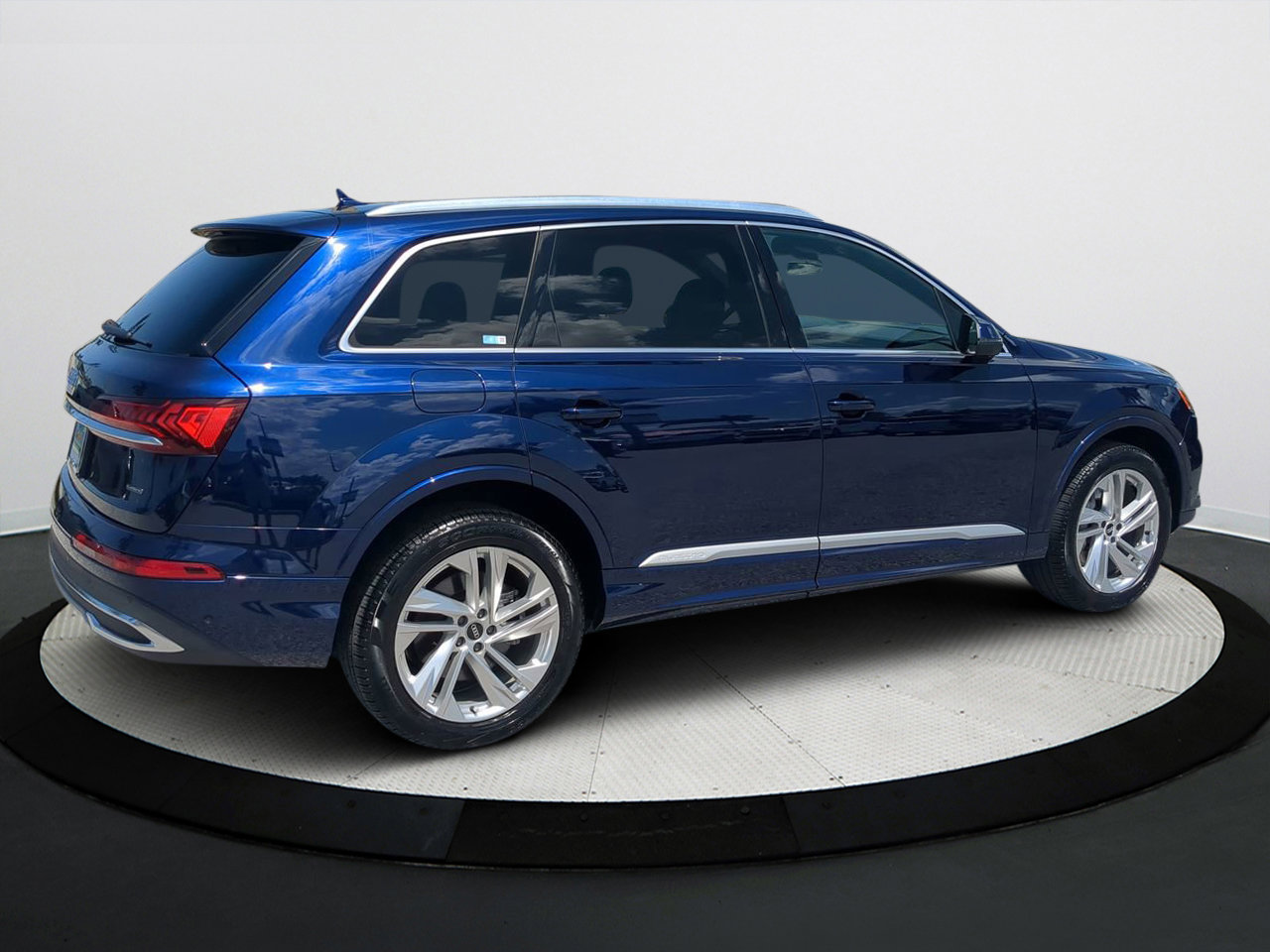 2021 Audi Q7 45 Premium Plus photo 3