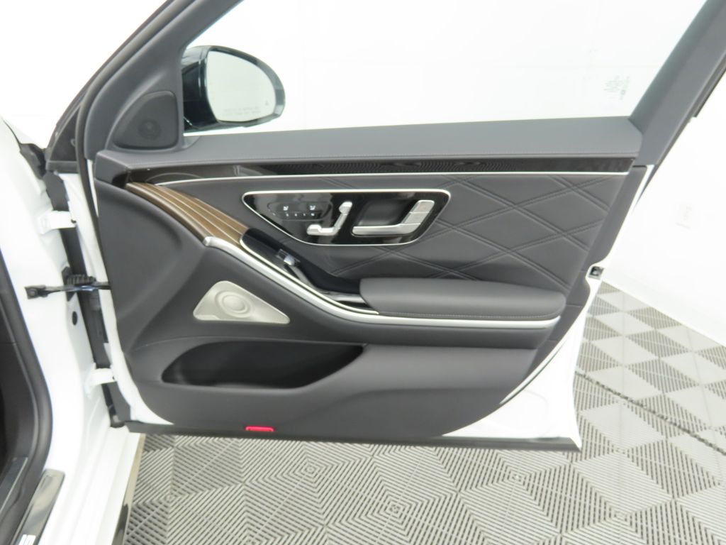 2026 Mercedes Benz S 63 e photo 23