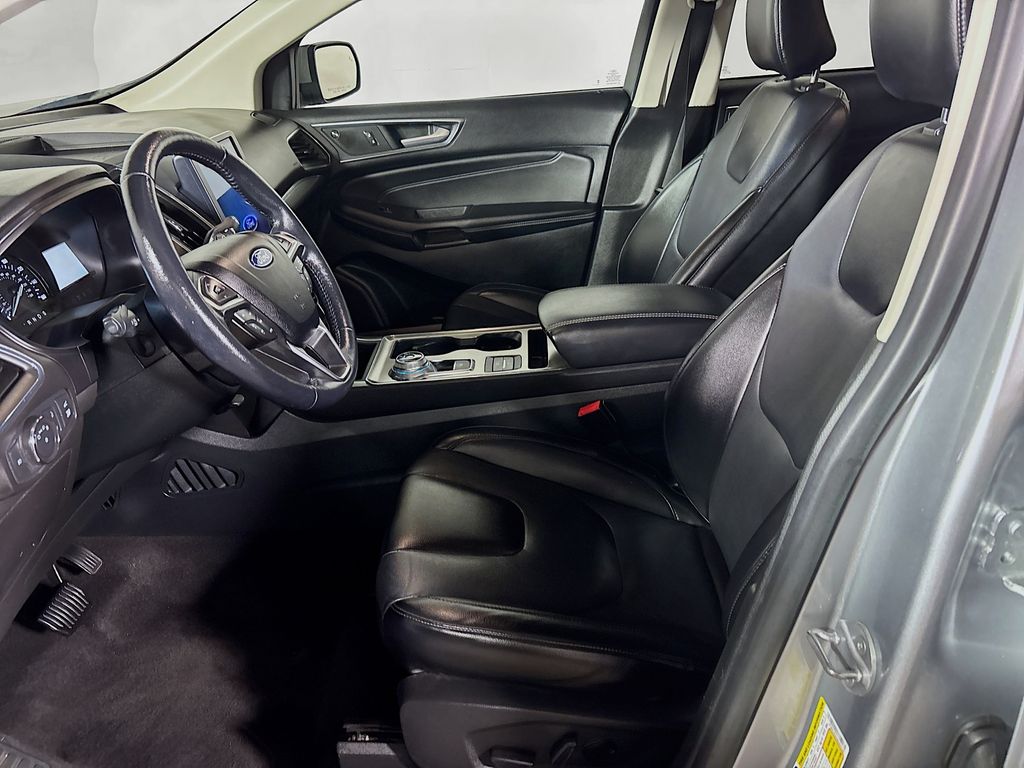 2022 Ford Edge Titanium photo 11