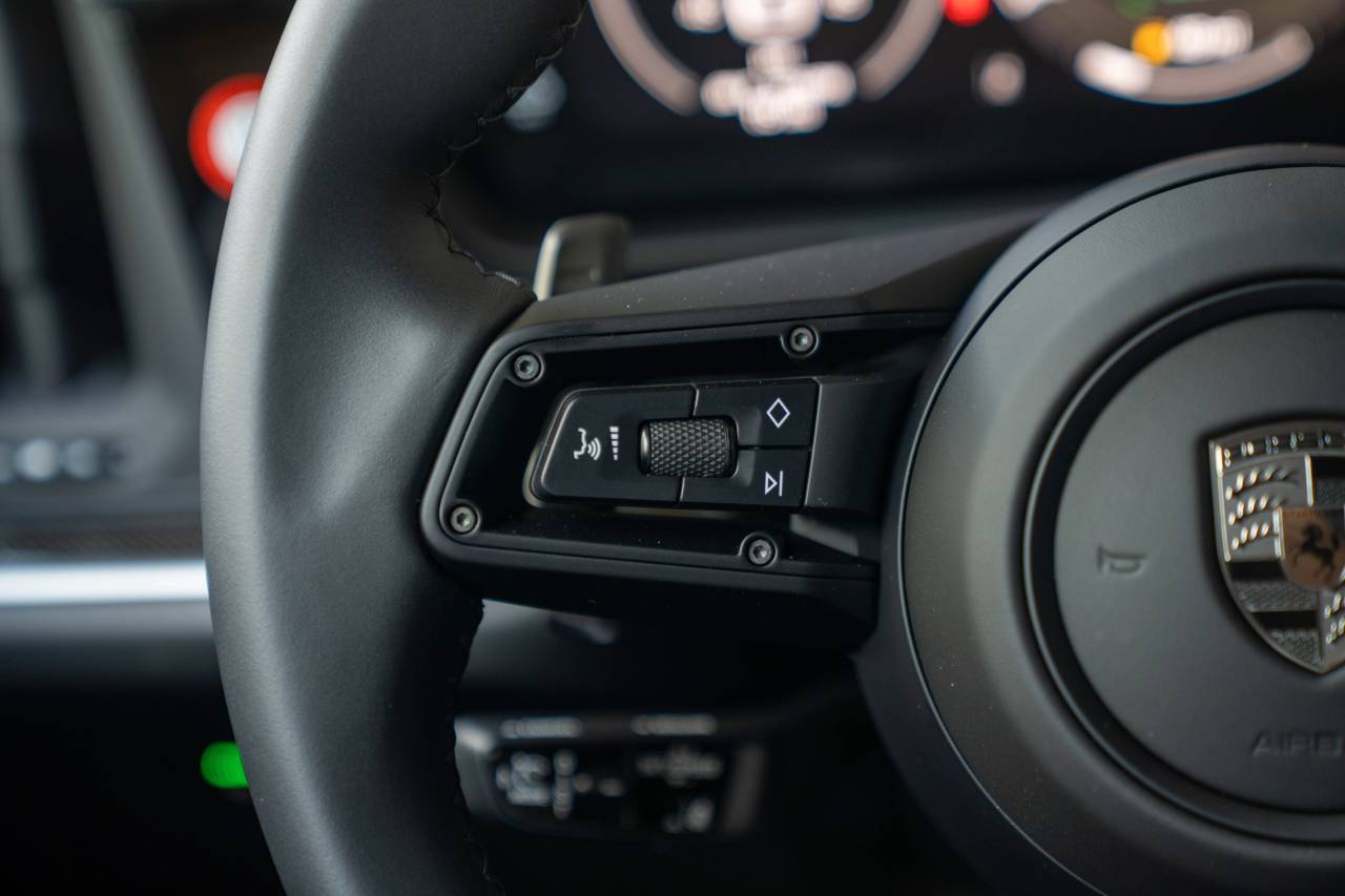 2025 Porsche Cayenne Turbo E-Hybrid Coupe photo 8