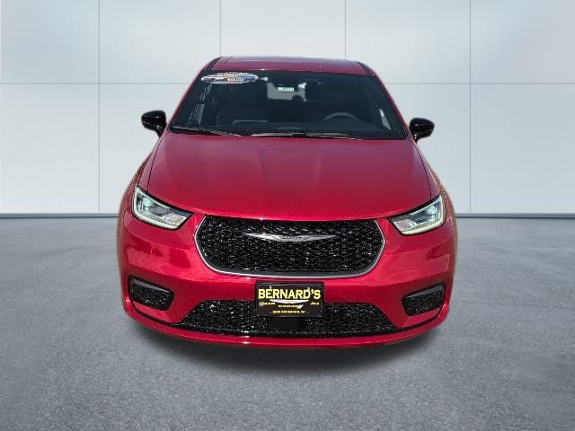 2026 Chrysler Pacifica photo 9