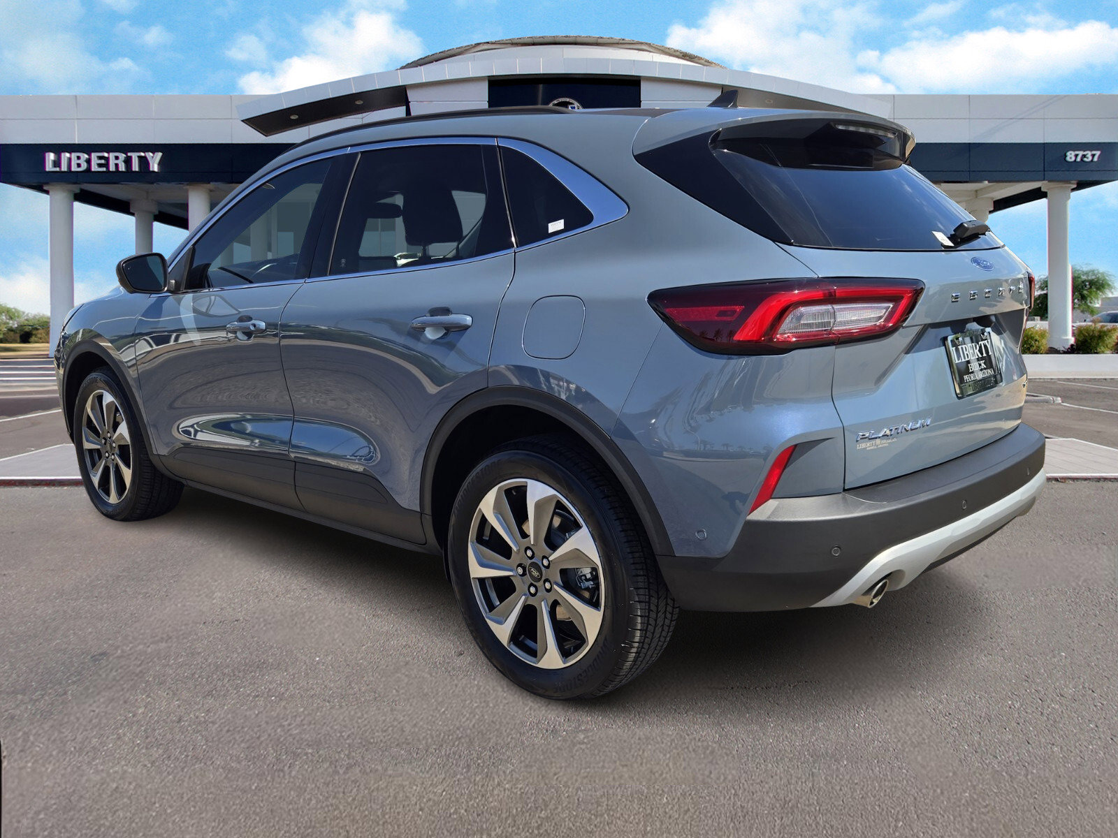 2023 Ford Escape Platinum photo 3