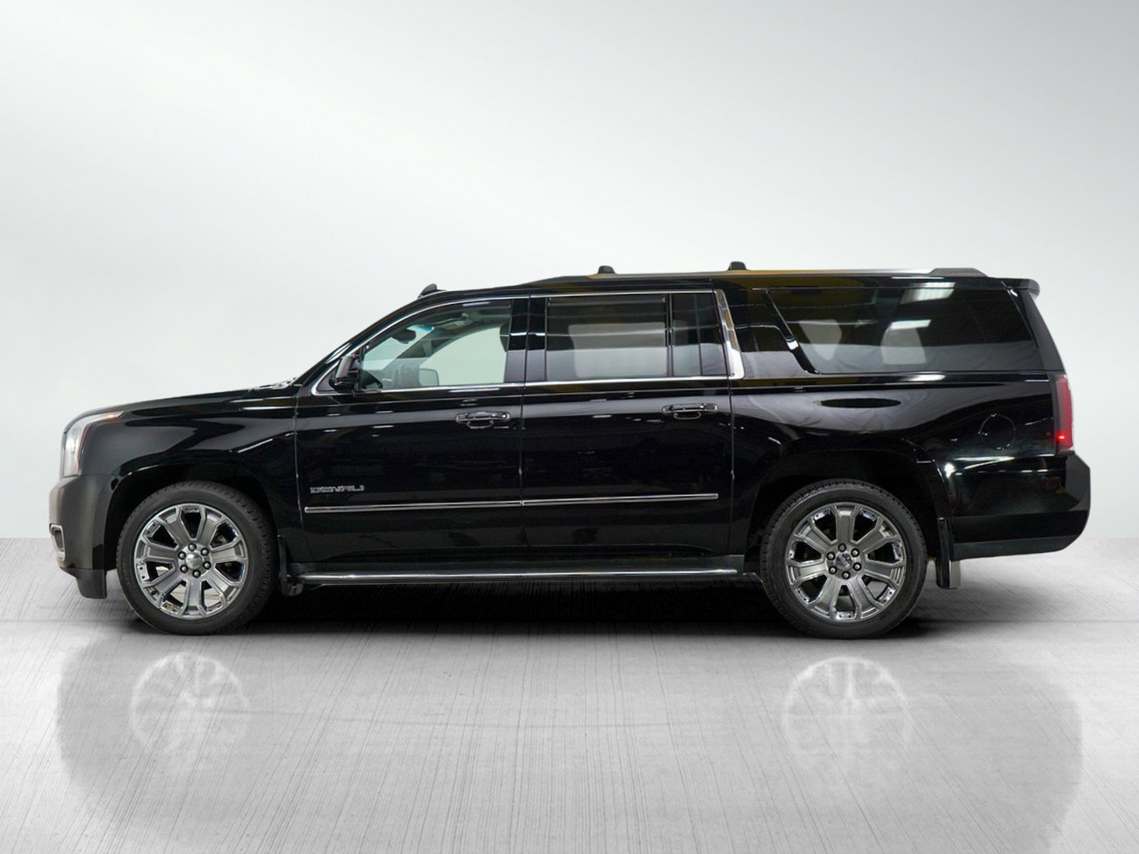 2016 Gmc Yukon XL Denali photo 2