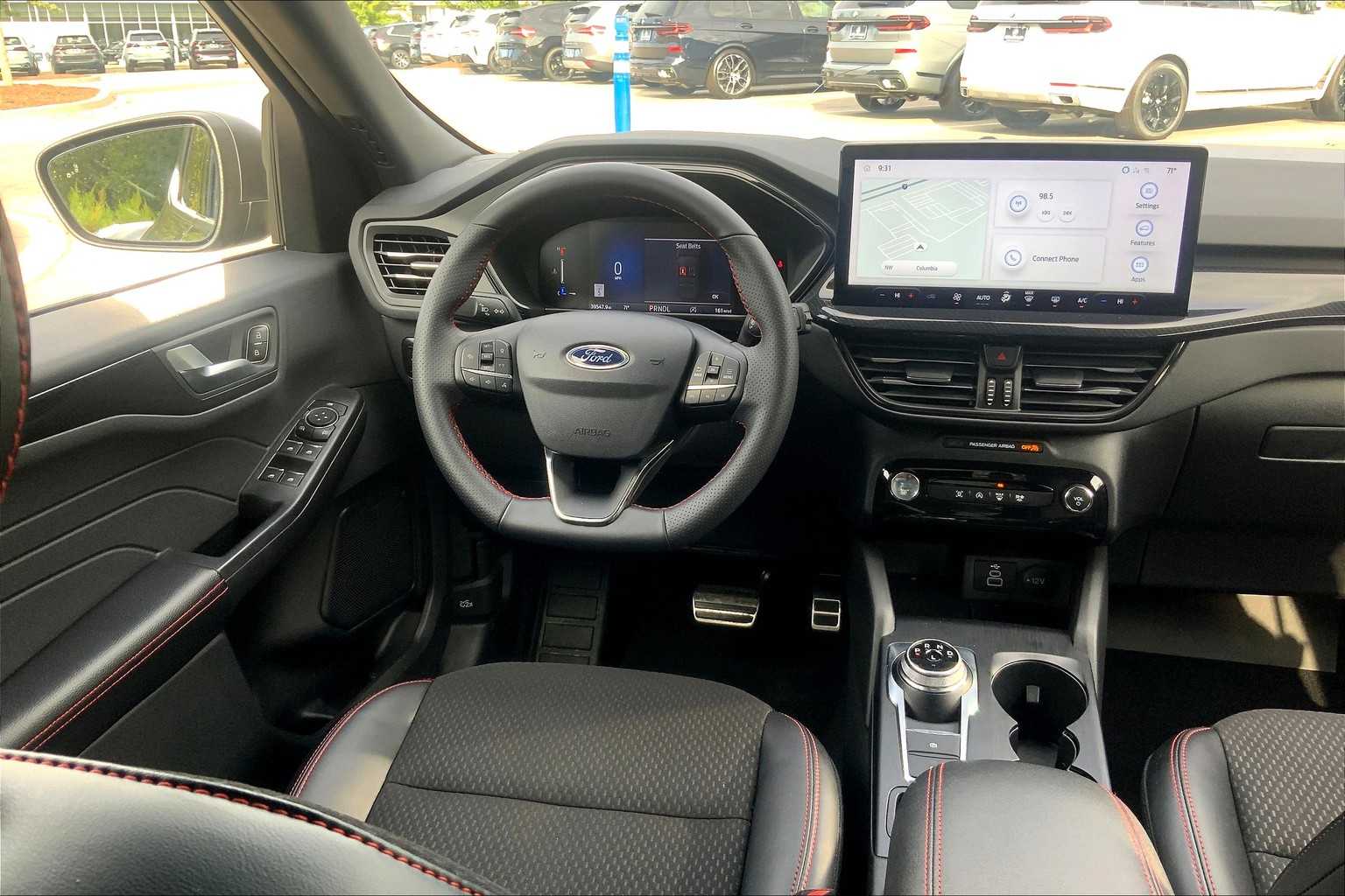 2024 Ford Escape ST-Line photo 4