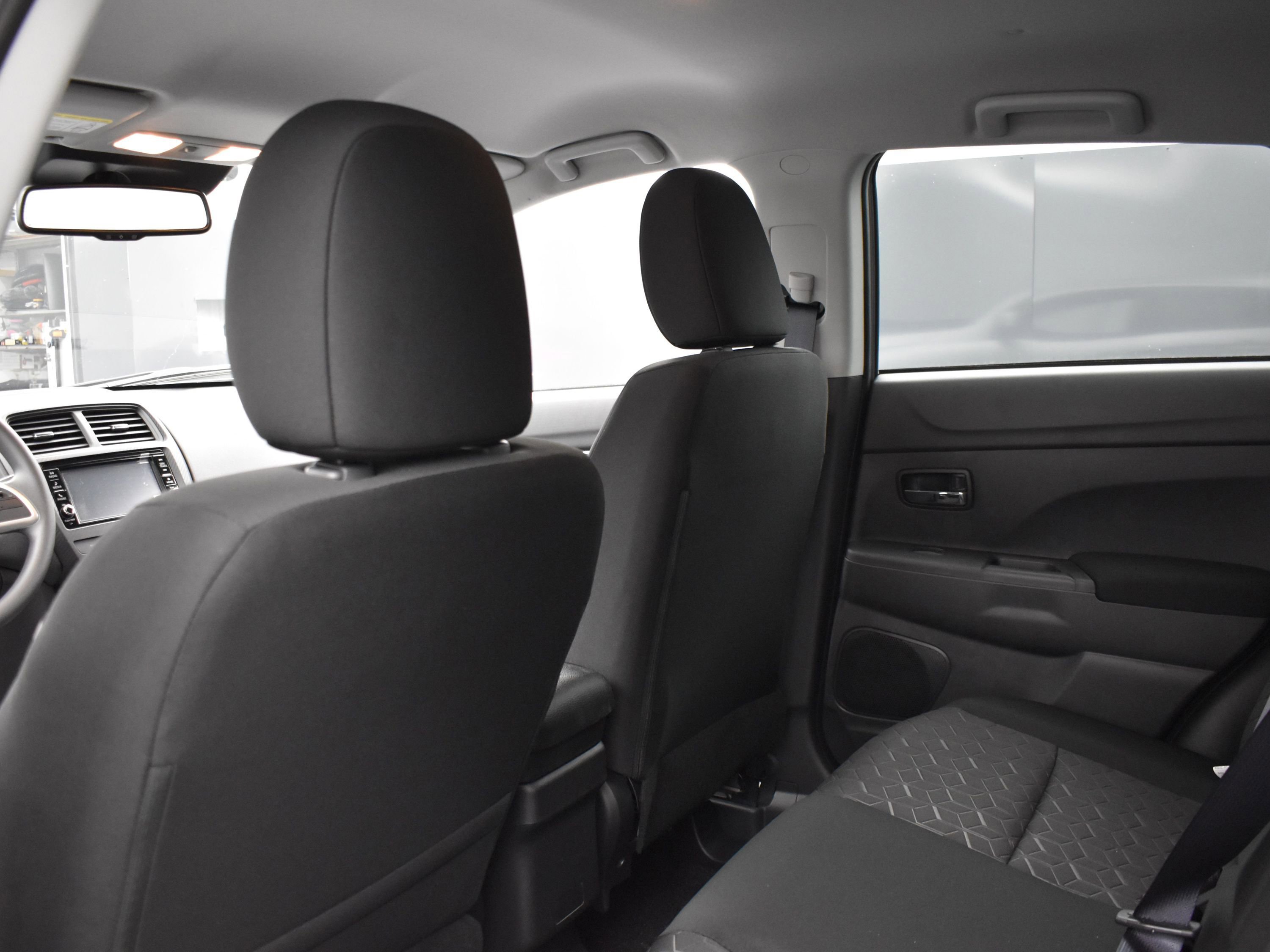 2025 Mitsubishi Outlander Sport SE photo 7