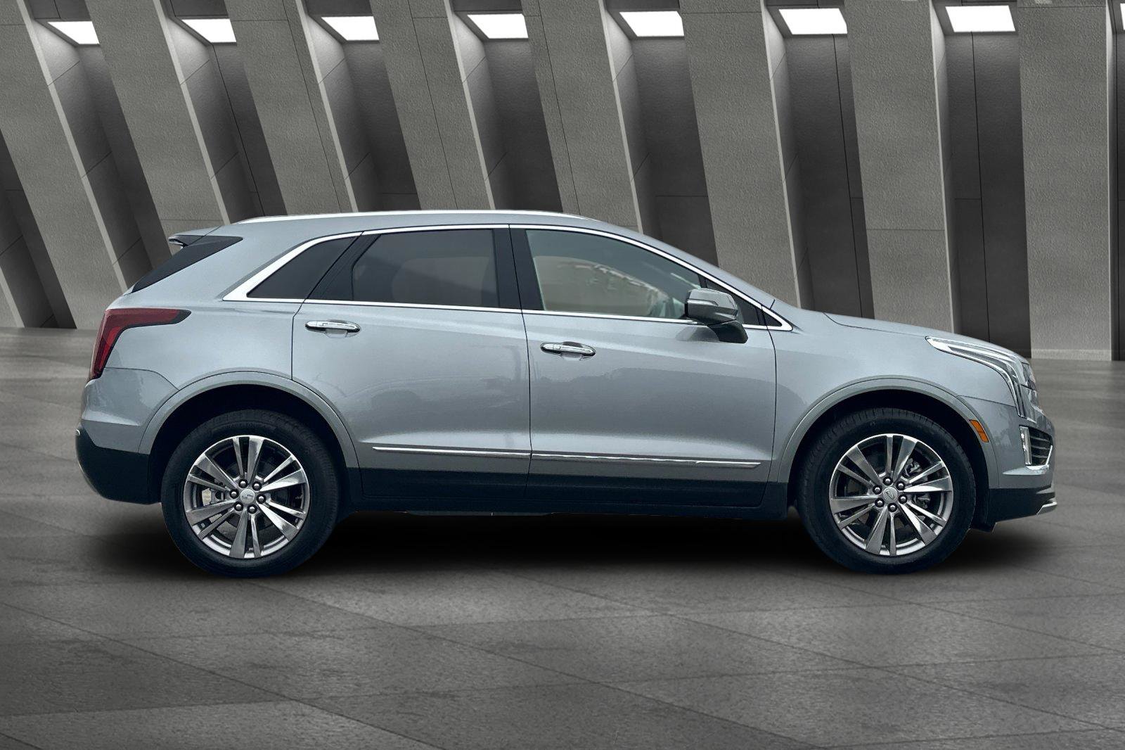 2025 Cadillac XT5 Premium Luxury photo 3