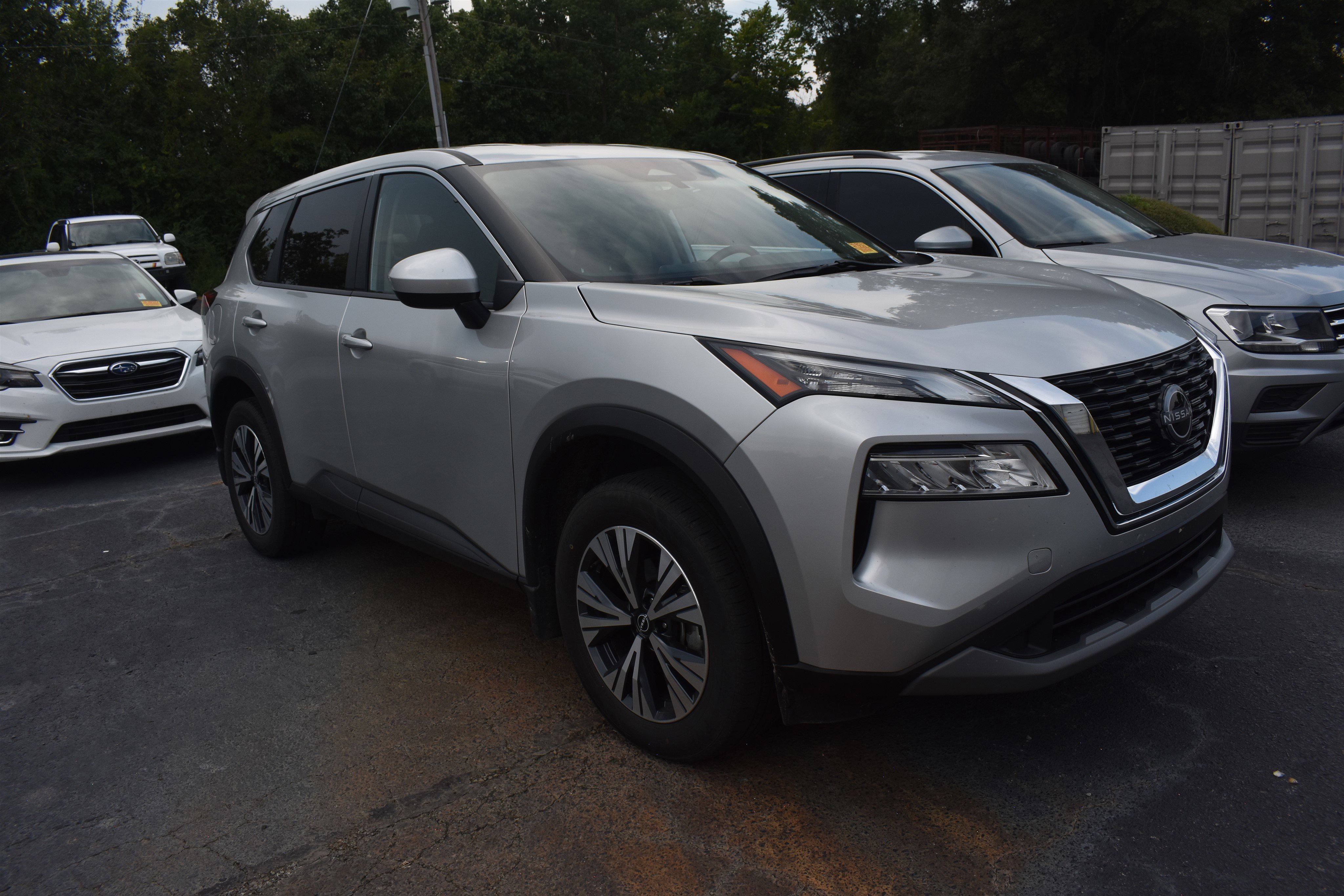 2023 Nissan Rogue SV photo 3