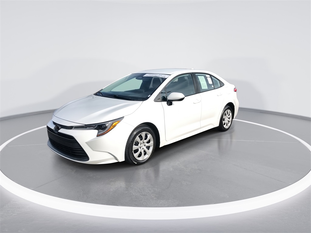 2024 Toyota Corolla LE photo 4