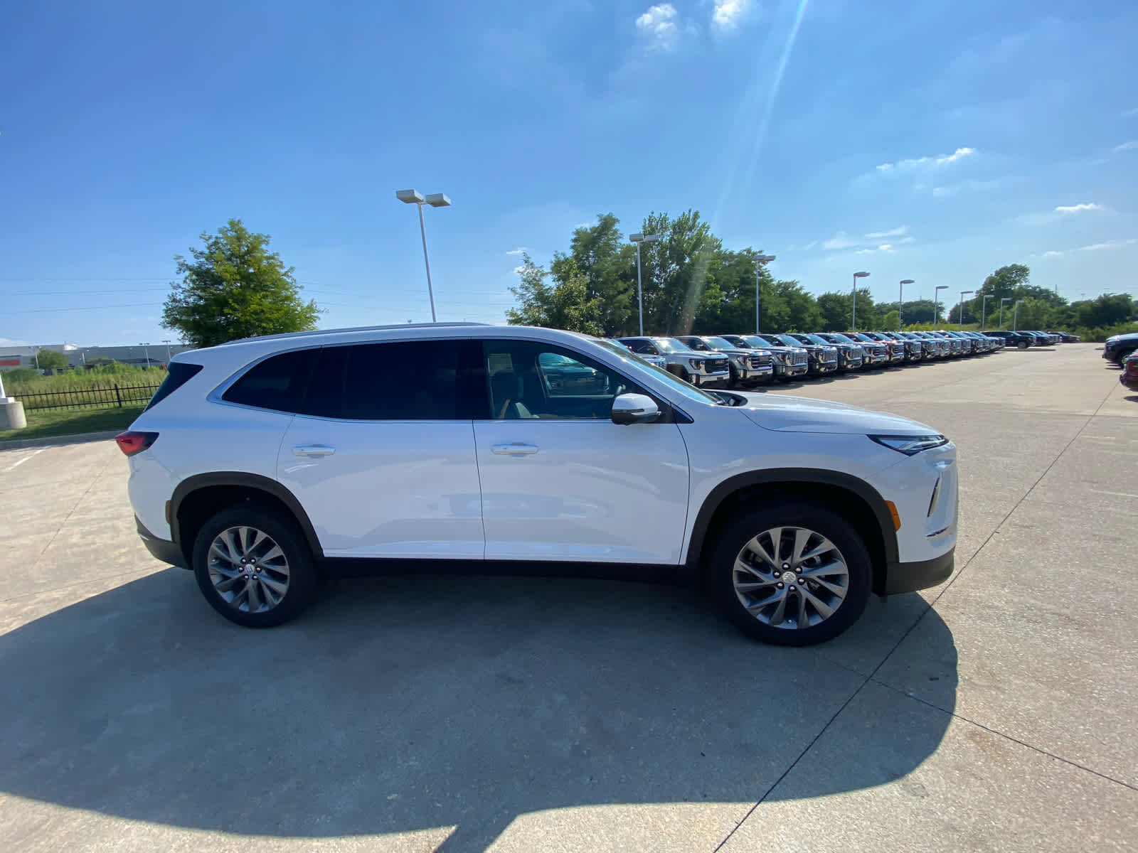 2026 Buick Enclave Preferred photo 5