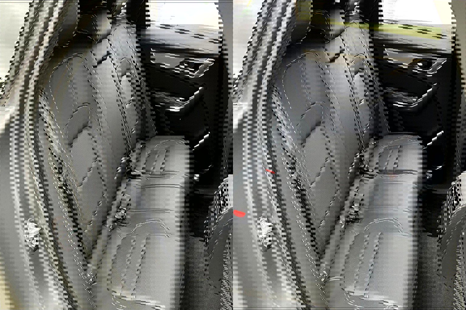 2026 Jaguar F-PACE P250 R-Dynamic S photo 7