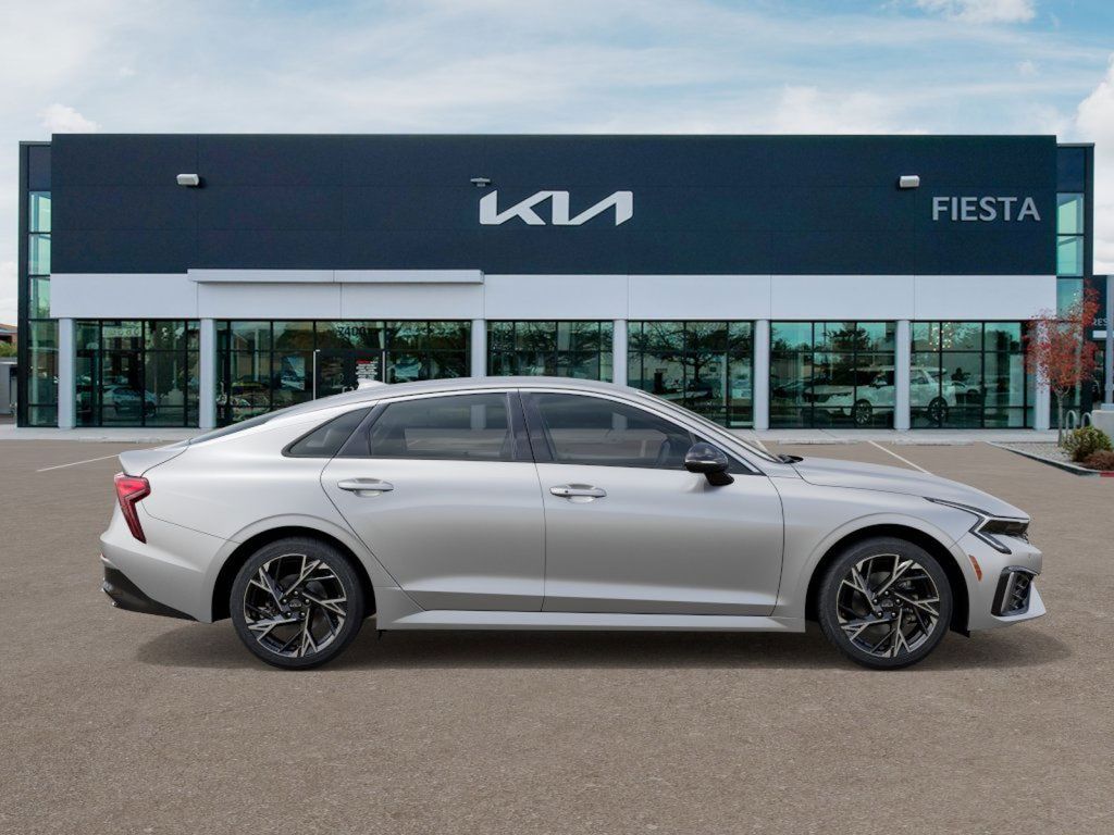 2026 Kia K5 GT-Line photo 7