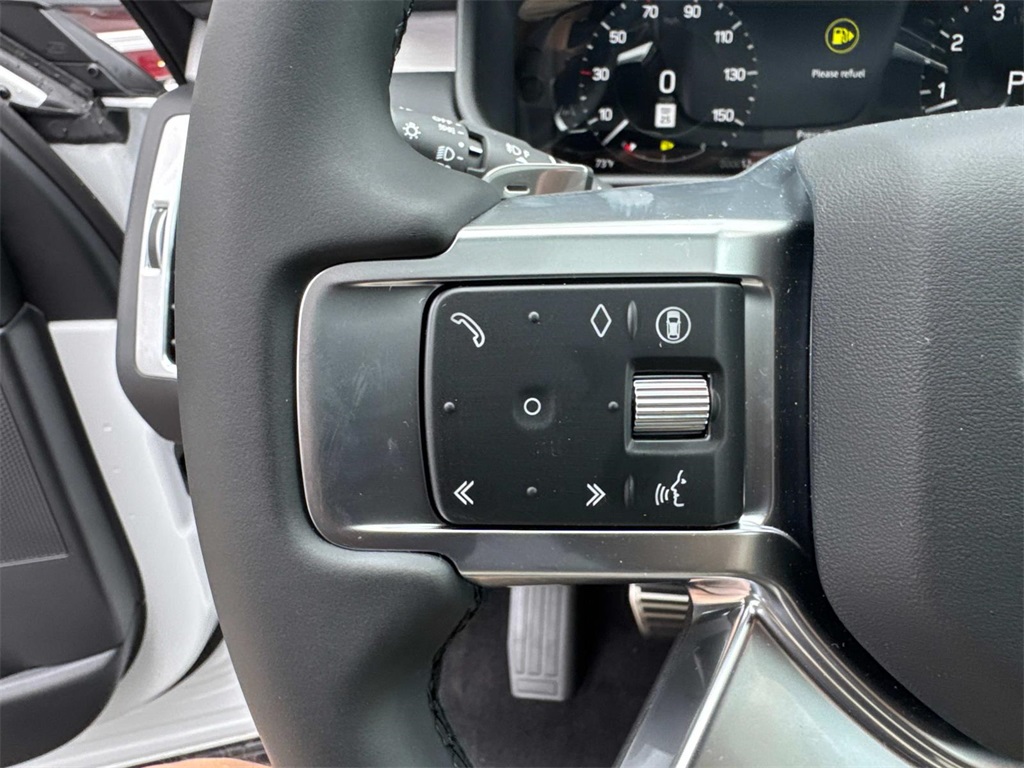 2025 Land Rover Discovery SE photo 32