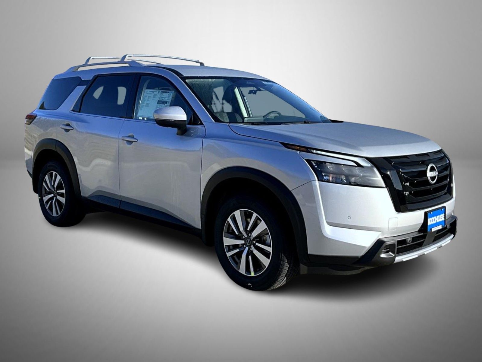 2025 Nissan Pathfinder SL photo 3