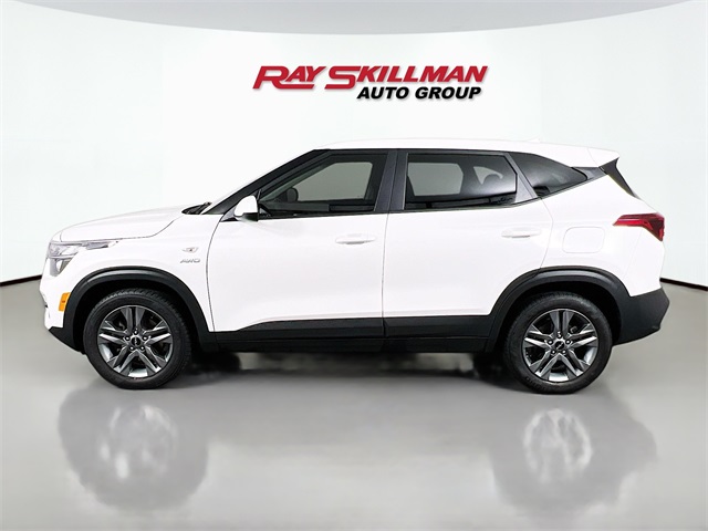 2022 Kia Seltos LX photo 2