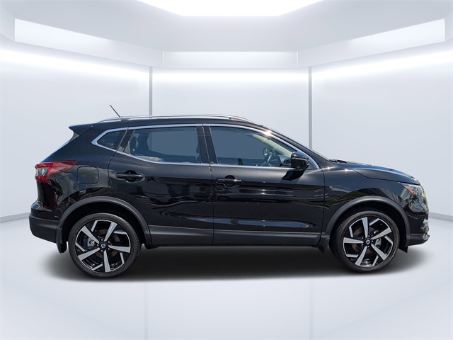 2022 Nissan Rogue Sport SL photo 2