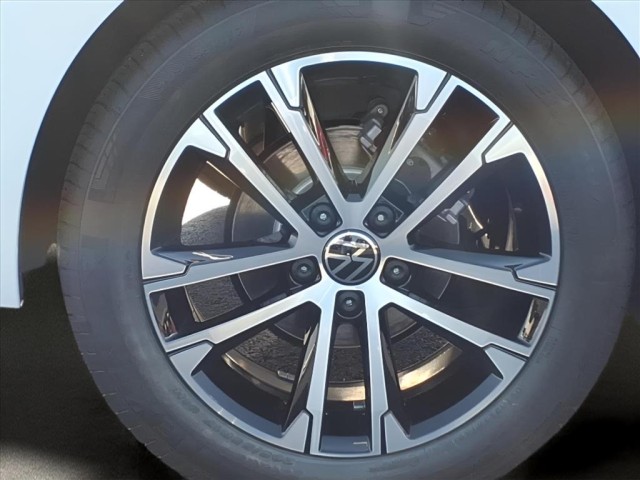 2026 Volkswagen Jetta Sport photo 3